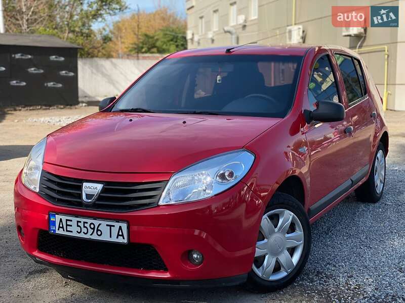 Хэтчбек Dacia Sandero 2009 в Днепре