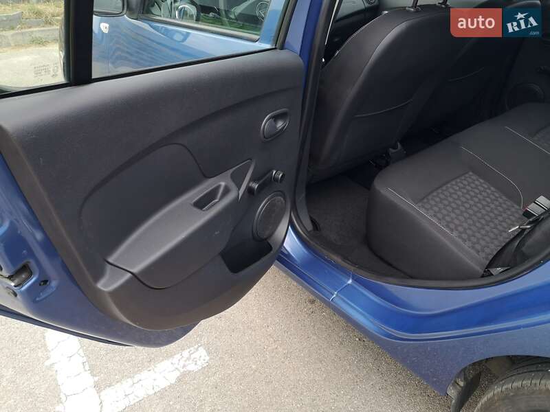 Хэтчбек Dacia Sandero 2013 в Киеве фото 14 Хэтчбек Dacia Sandero 2013 в Киеве
