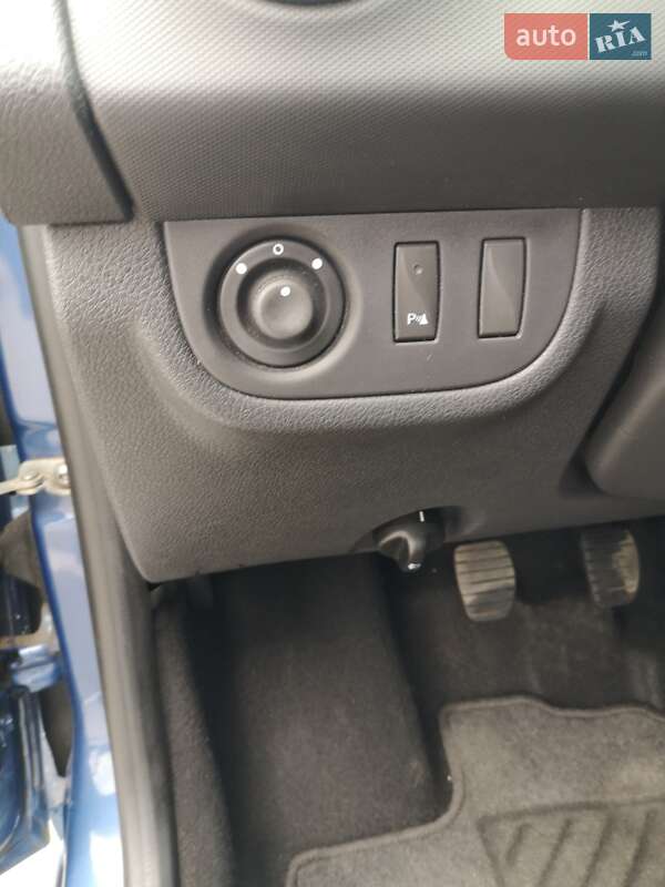 Хэтчбек Dacia Sandero 2013 в Киеве фото 17 Хэтчбек Dacia Sandero 2013 в Киеве