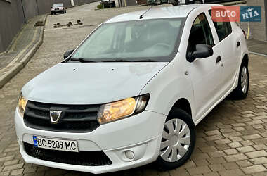 Хэтчбек Dacia Sandero 2015 в 