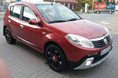 Хетчбек Dacia Sandero 2009 в Ужгороді