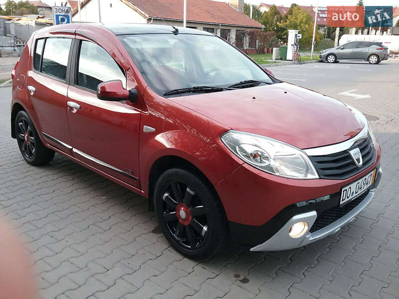 Хэтчбек Dacia Sandero 2009 в Ужгороде