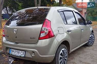 Хэтчбек Dacia Sandero 2009 в 