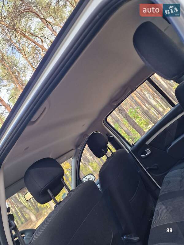 Хэтчбек Dacia Sandero 2009 в Полтаве
