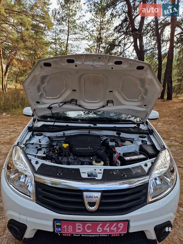 Хэтчбек Dacia Sandero 2009 в Полтаве