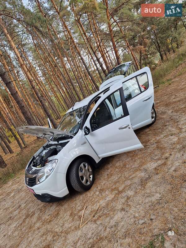 Хэтчбек Dacia Sandero 2009 в Полтаве