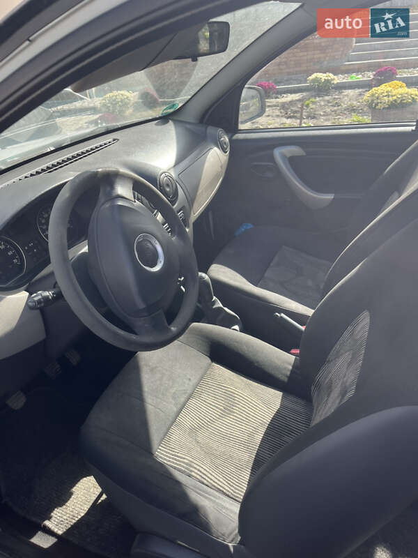 Хетчбек Dacia Sandero 2009 в Кіцмані