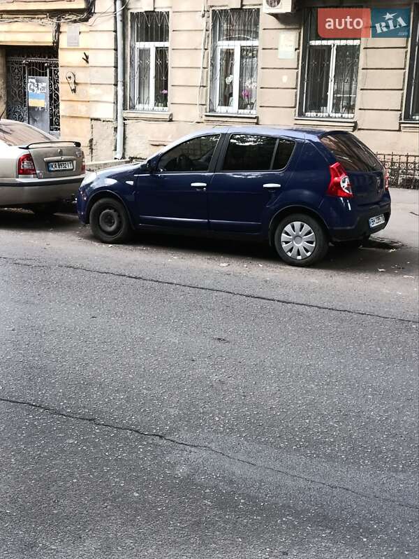 Хэтчбек Dacia Sandero 2009 в Одессе