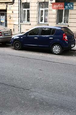 Хэтчбек Dacia Sandero 2009 в 