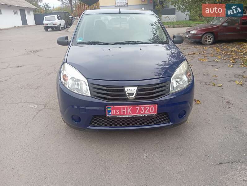 Хэтчбек Dacia Sandero 2009 в Калиновке