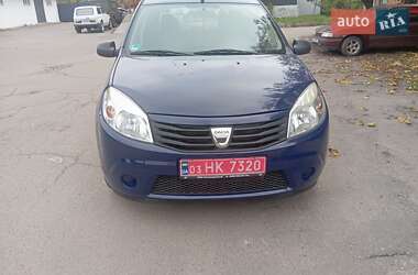 Хэтчбек Dacia Sandero 2009 в 