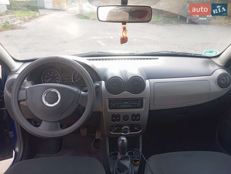 Хэтчбек Dacia Sandero 2009 в Калиновке