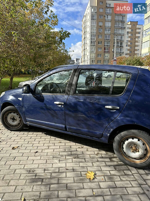 Хэтчбек Dacia Sandero 2009 в Львове