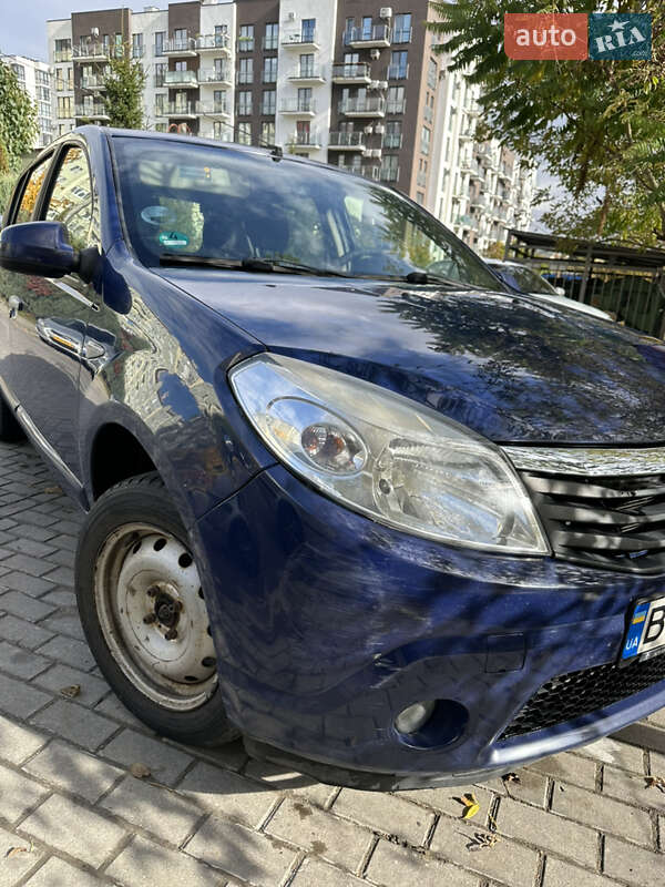 Хэтчбек Dacia Sandero 2009 в Львове