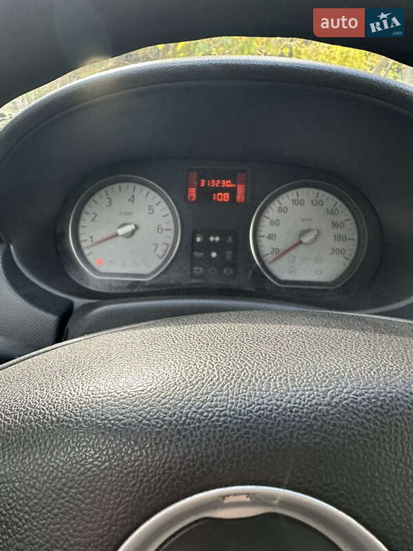 Хэтчбек Dacia Sandero 2009 в Львове