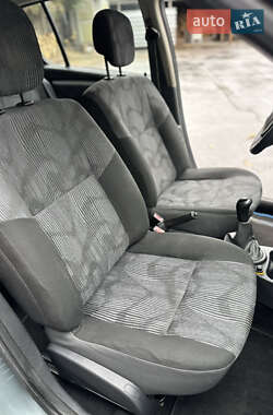 Хэтчбек Dacia Sandero 2008 в 