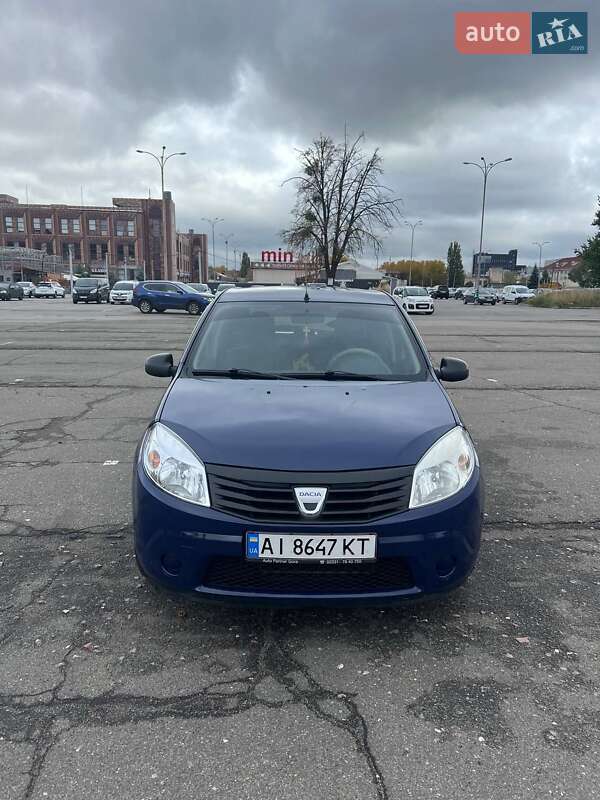 Хэтчбек Dacia Sandero 2009 в Броварах