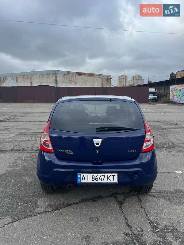 Хэтчбек Dacia Sandero 2009 в Броварах