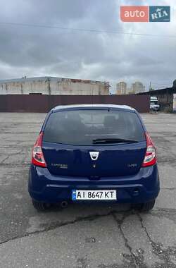 Хетчбек Dacia Sandero 2009 в 