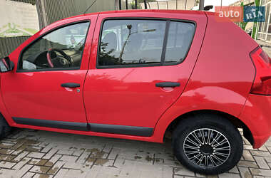 Хетчбек Dacia Sandero 2009 в Хмельницькому