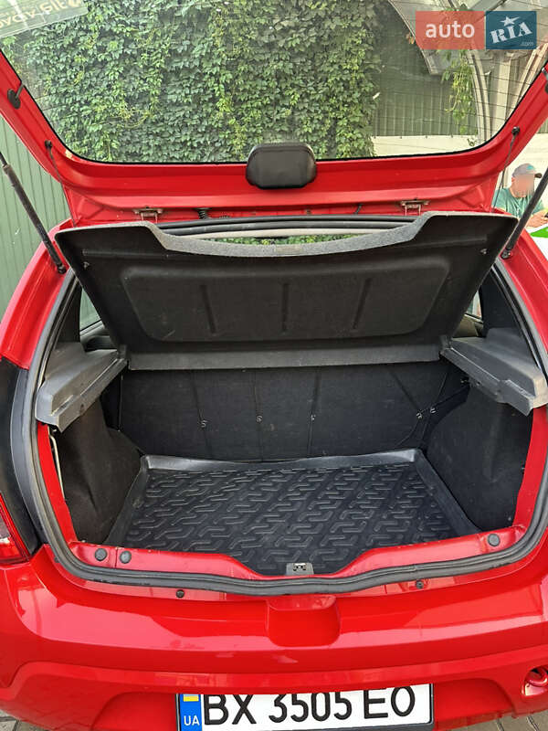 Хетчбек Dacia Sandero 2009 в Хмельницькому