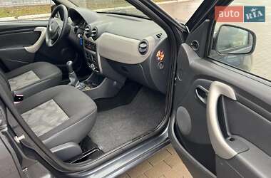Хэтчбек Dacia Sandero 2009 в 