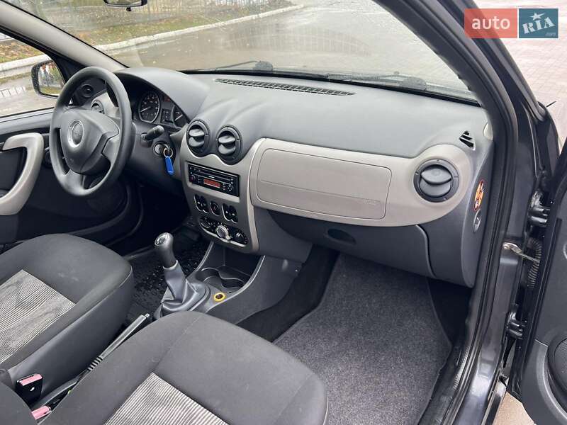 Хетчбек Dacia Sandero 2009 в Сумах фото 13 Хетчбек Dacia Sandero 2009 в Сумах