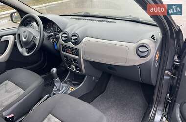Хэтчбек Dacia Sandero 2009 в 