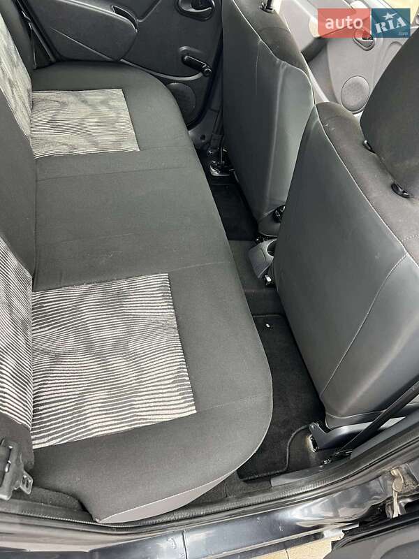 Хетчбек Dacia Sandero 2009 в Сумах фото 14 Хетчбек Dacia Sandero 2009 в Сумах
