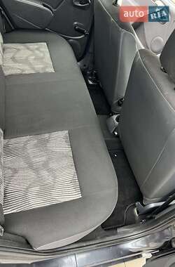 Хэтчбек Dacia Sandero 2009 в 