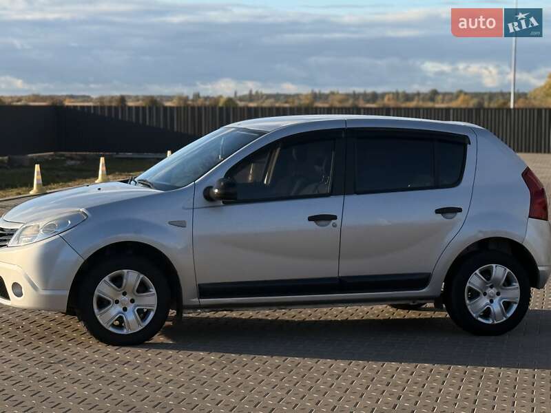 Хэтчбек Dacia Sandero 2009 в Кагарлыке фото 24 Хэтчбек Dacia Sandero 2009 в Кагарлыке