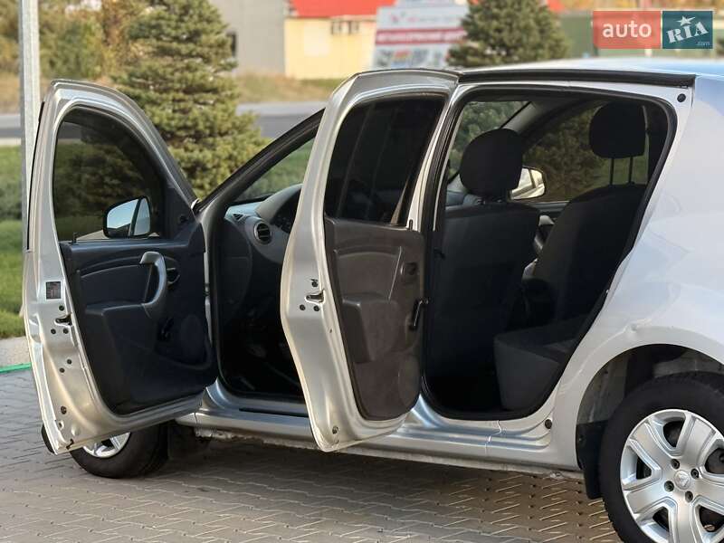 Хэтчбек Dacia Sandero 2009 в Кагарлыке фото 23 Хэтчбек Dacia Sandero 2009 в Кагарлыке