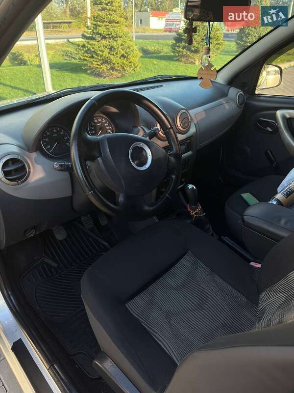 Хэтчбек Dacia Sandero 2009 в Кагарлыке фото 14 Хэтчбек Dacia Sandero 2009 в Кагарлыке