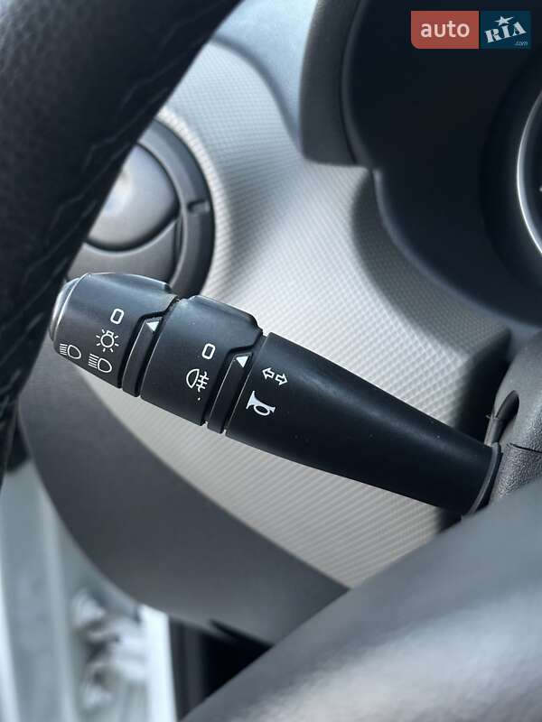 Хэтчбек Dacia Sandero 2009 в Любешове