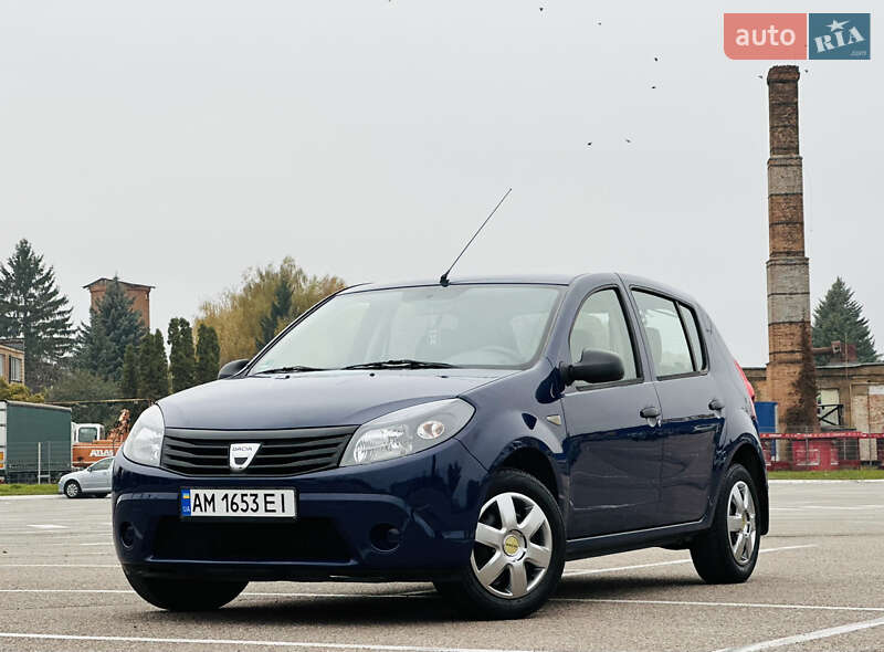 Хетчбек Dacia Sandero 2009 в Житомирі фото Хетчбек Dacia Sandero 2009 в Житомирі