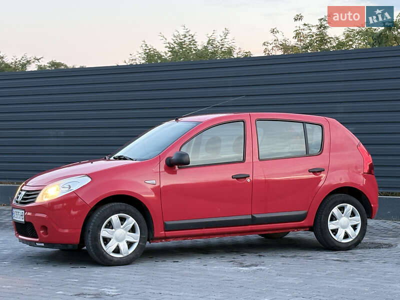 Хетчбек Dacia Sandero 2008 в Кам'янець-Подільському фото 2 Хетчбек Dacia Sandero 2008 в Кам'янець-Подільському