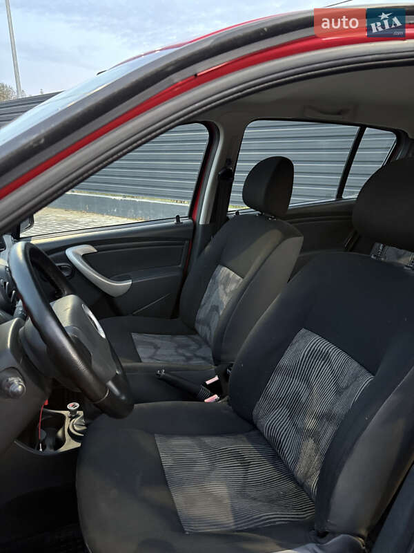 Хетчбек Dacia Sandero 2008 в Кам'янець-Подільському фото 9 Хетчбек Dacia Sandero 2008 в Кам'янець-Подільському