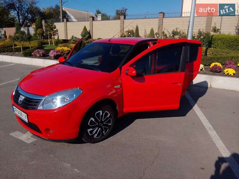 Хэтчбек Dacia Sandero 2009 в Запорожье фото 2 Хэтчбек Dacia Sandero 2009 в Запорожье