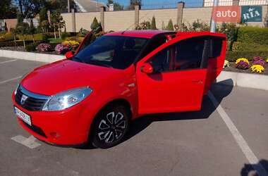 Хетчбек Dacia Sandero 2009 в  фото 2 Хетчбек Dacia Sandero 2009 в