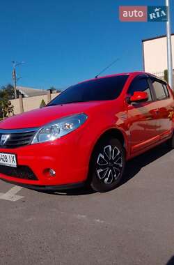 Хэтчбек Dacia Sandero 2009 в Запорожье