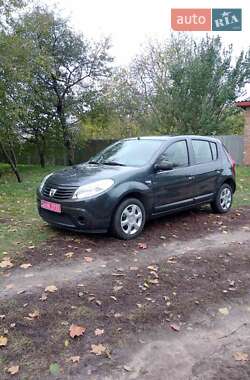 Хэтчбек Dacia Sandero 2008 в Конотопе Хэтчбек Dacia Sandero 2008 в Конотопе