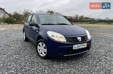 Хэтчбек Dacia Sandero 2008 в Львове