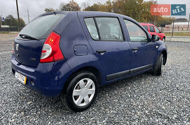 Хэтчбек Dacia Sandero 2008 в 