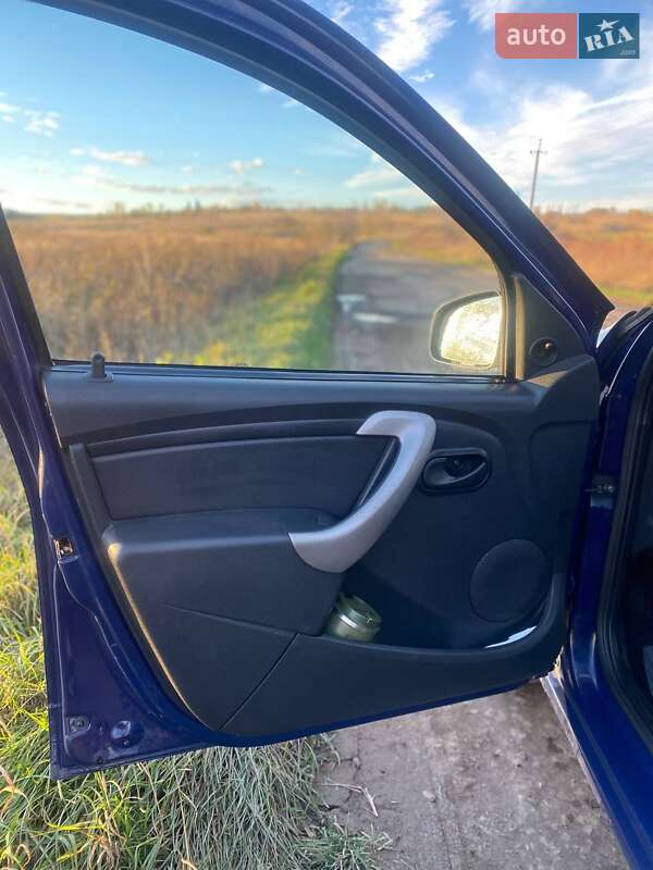 Хэтчбек Dacia Sandero 2009 в Ивано-Франковске фото 10 Хэтчбек Dacia Sandero 2009 в Ивано-Франковске