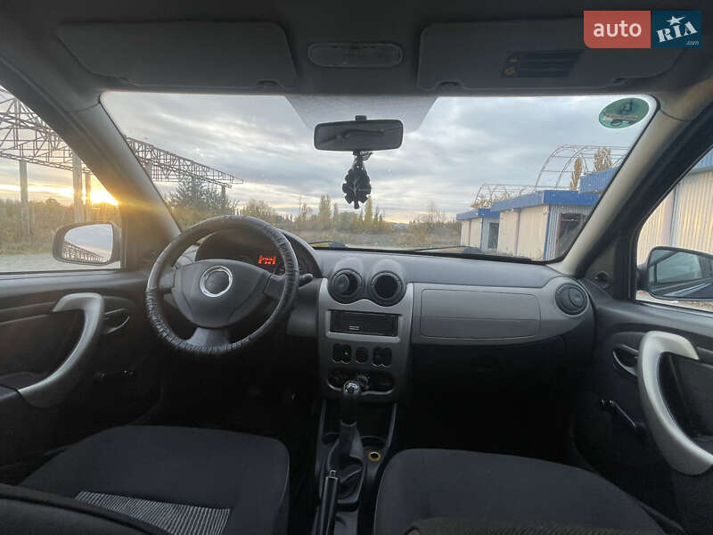 Хетчбек Dacia Sandero 2010 в Луцьку