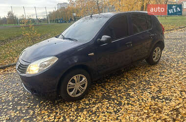 Хэтчбек Dacia Sandero 2009 в Полтаве Хэтчбек Dacia Sandero 2009 в Полтаве