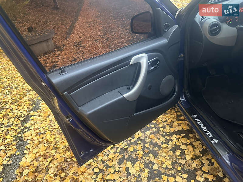 Хэтчбек Dacia Sandero 2009 в Полтаве