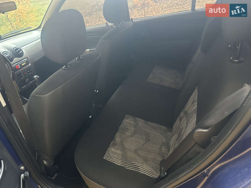 Хэтчбек Dacia Sandero 2009 в Полтаве