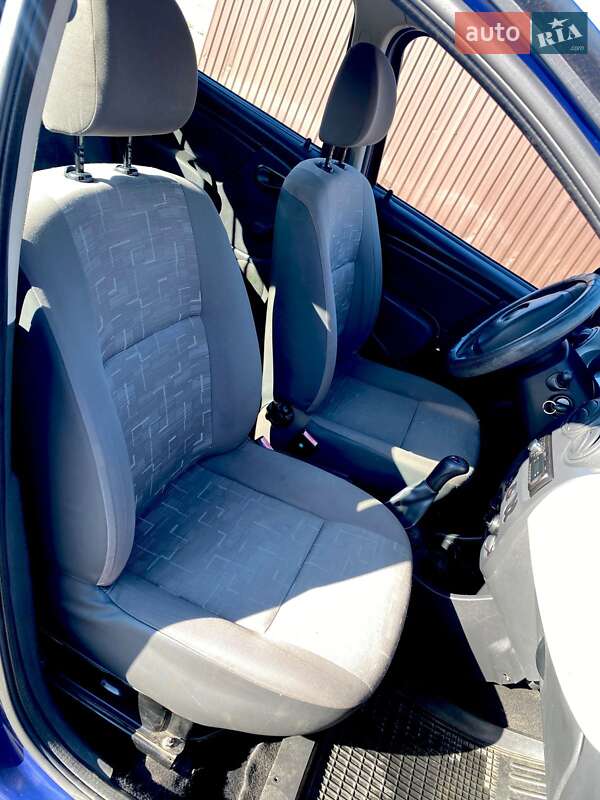 Хэтчбек Dacia Sandero 2009 в Остроге