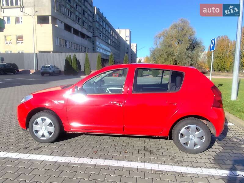 Хэтчбек Dacia Sandero 2011 в Черкассах фото 2 Хэтчбек Dacia Sandero 2011 в Черкассах